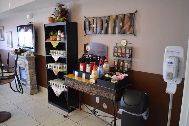 Breakfast/Coffee Service 31 of 47