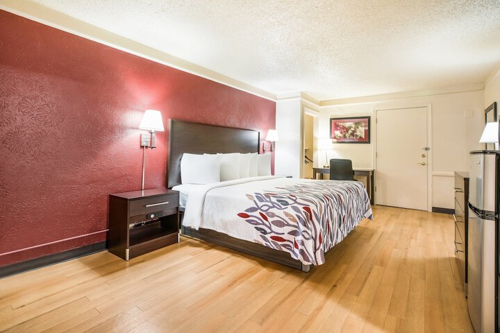 Room 17 of 24