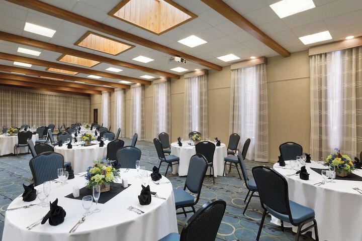 Delta Hotels by Marriott Helena Colonial
