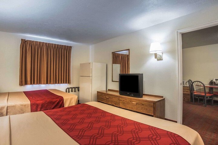 Room 11 of 31