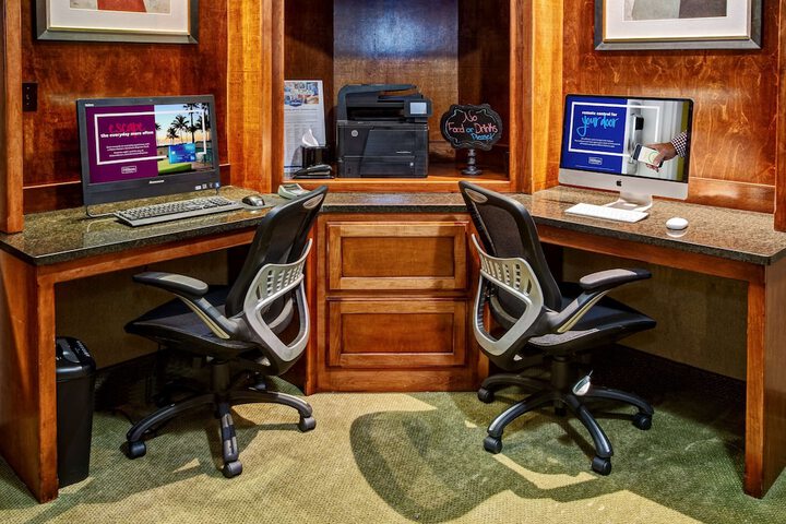 Business Center 27 of 29