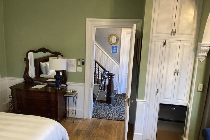 Room 11 of 65