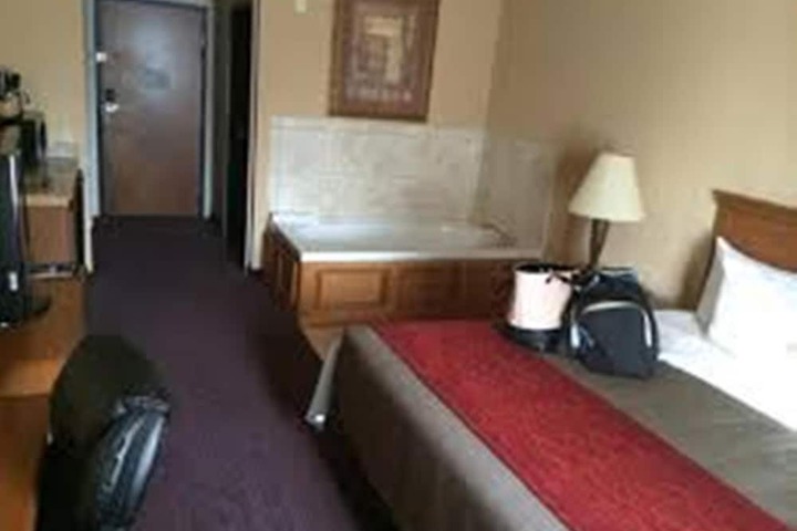 Room 13 of 35