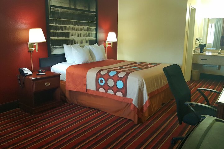 Room 11 of 31