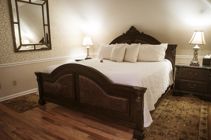 Room 33 of 87
