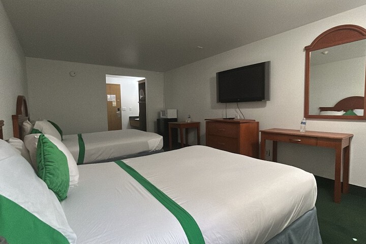 Tacoma Port Inn Fife I-5