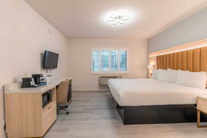 Room 14 of 26