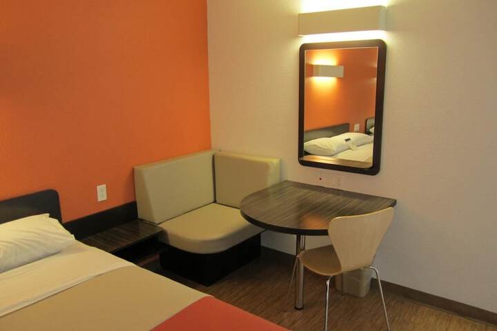 Room 21 of 29