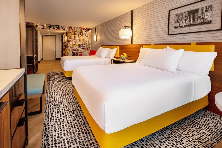 Room 33 of 64