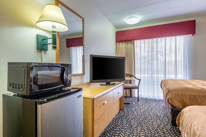 Room 10 of 35