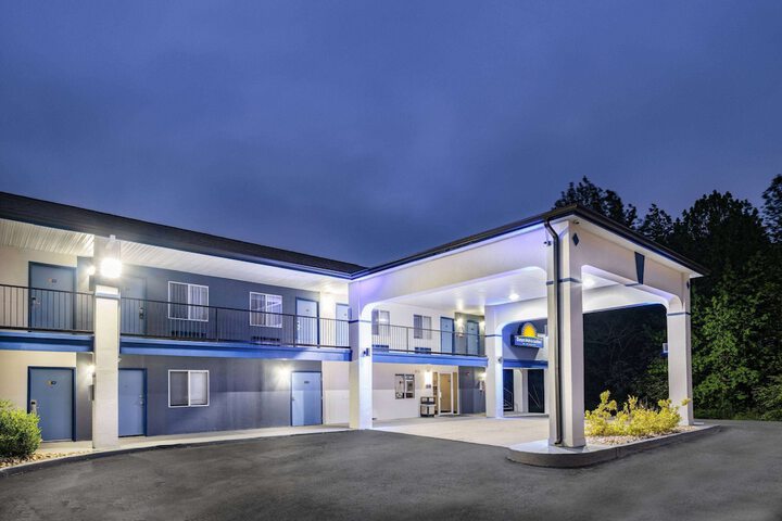 Hotel 3 of 27