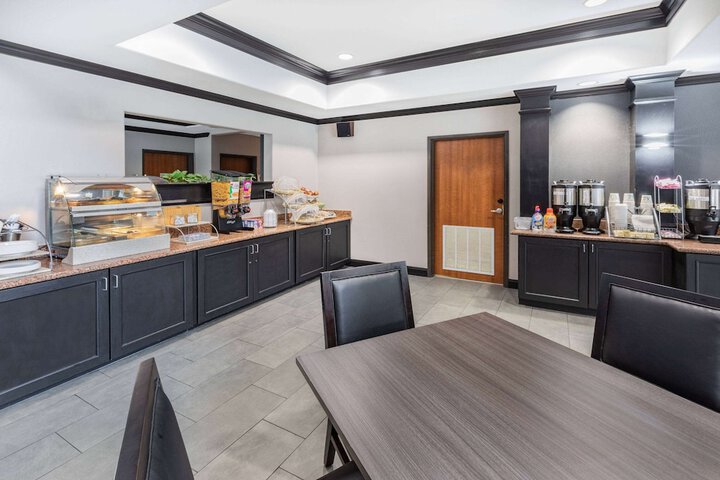 Breakfast/Coffee Service 38 of 42