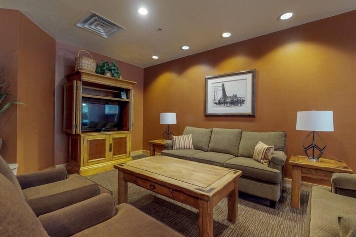 1 Bedroom Mountain Condo in River Run Village with Beautiful Mountain Views and Walking Distance to Ski