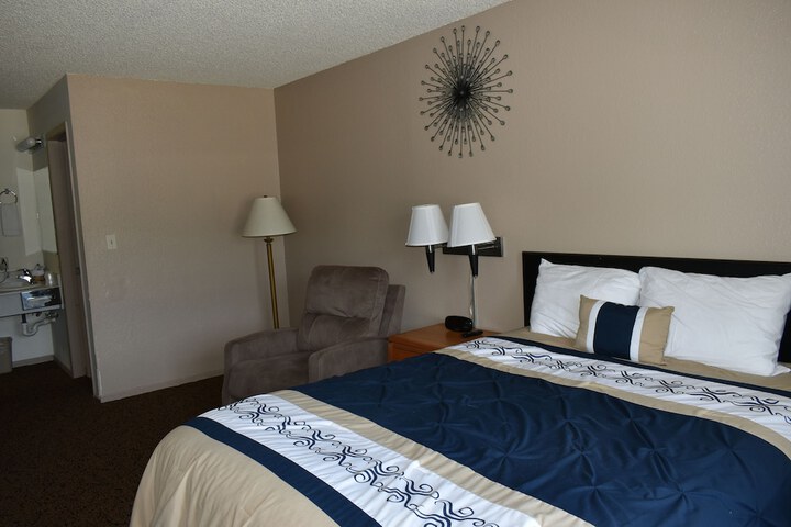 Room 14 of 26