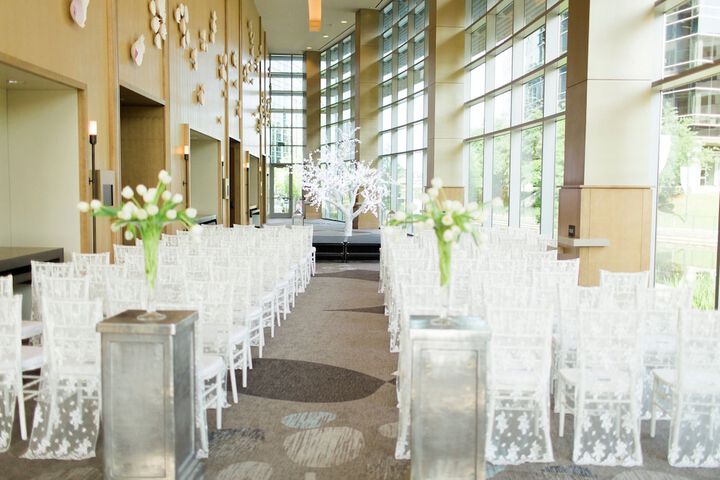 Ballroom/Hall 86 of 96