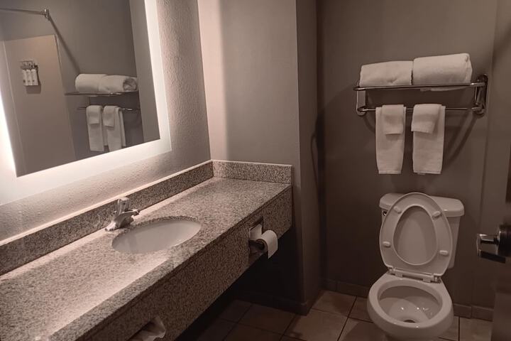 Comfort Inn & Suites Miami - Route 66