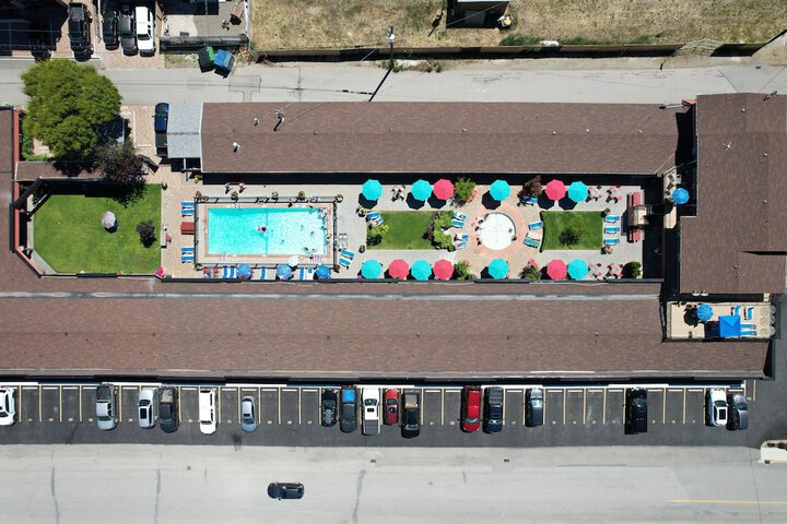 Sahara Courtyard Inn
