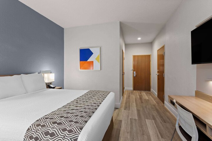 Microtel Inn & Suites by Wyndham Zephyrhills