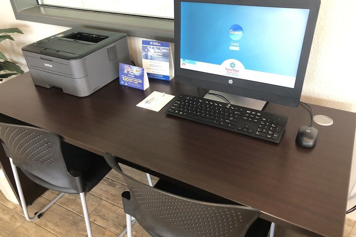 Business Center 28 of 28