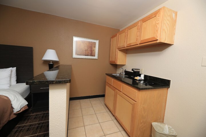 Room 27 of 61