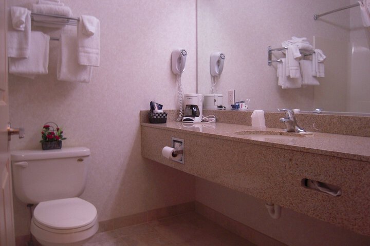 Room 7 of 32