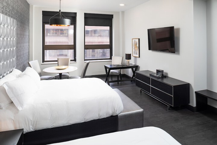 Room 18 of 80