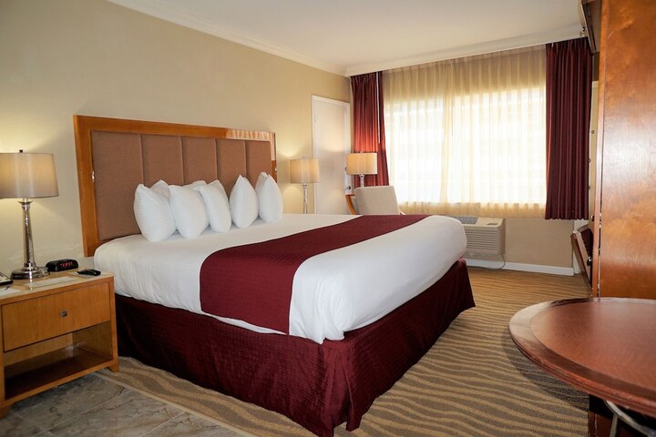 Room 44 of 73