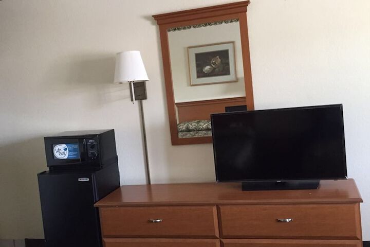Economy Inn