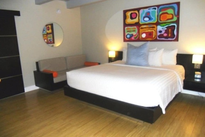 Hotel Current