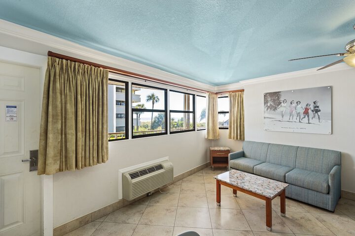 Plaza Beach Hotel Beachfront Resort