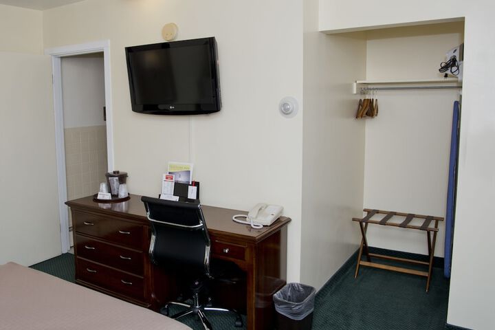 Room 22 of 37