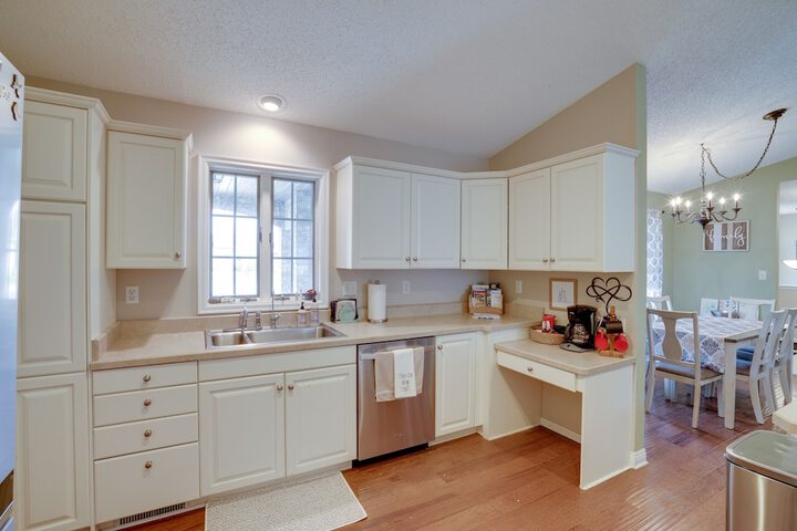 Family Minnesota Vacation Rental w / Balcony