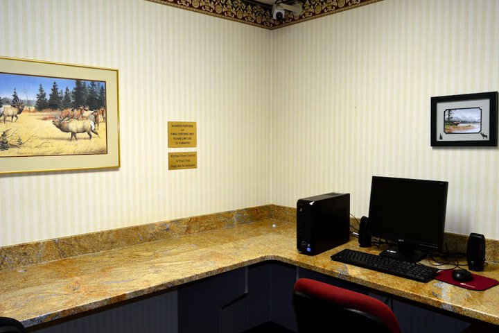 Business Center 35 of 38