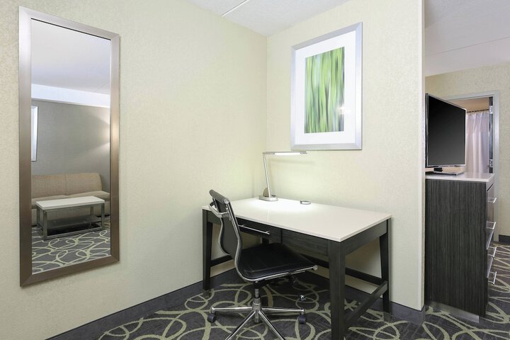 Room 9 of 25