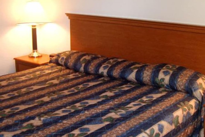 Room 10 of 20