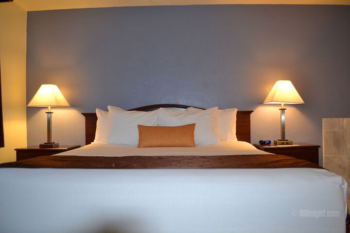 Days Inn & Suites by Wyndham Lodi