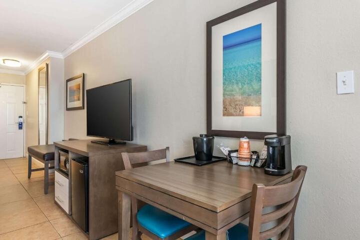 Comfort Inn & Suites Daytona Beach Oceanfront