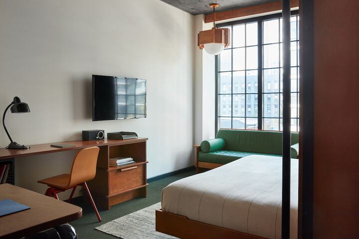 Room 11 of 24