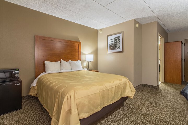 Room 11 of 21