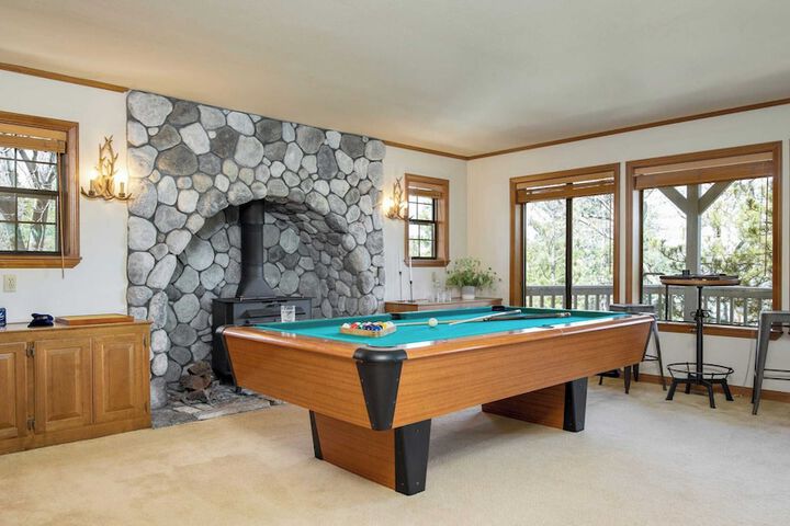 Pollock by Avantstay Stunning Views w / Movie Room Game Room & Large Balcony