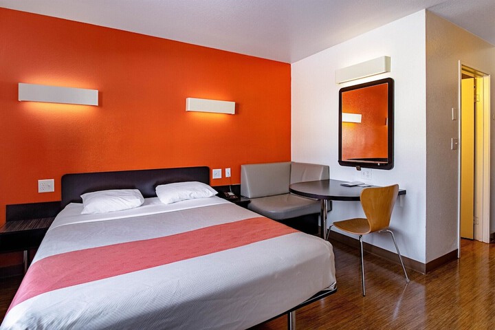 Motel 6 Palatine IL - Chicago Northwest