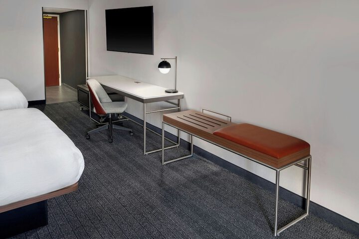 Courtyard by Marriott Cleveland Airport South