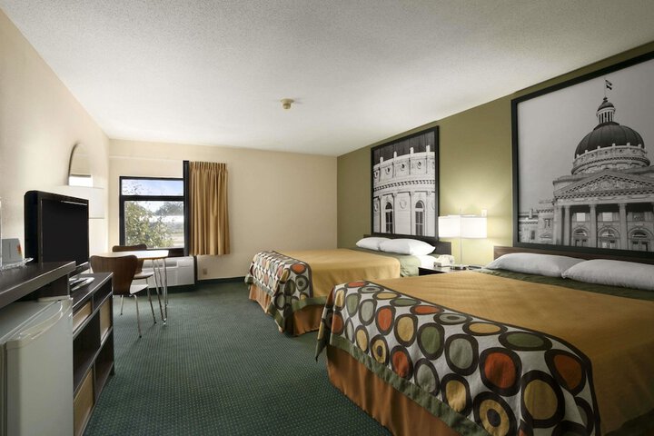 Room 11 of 12