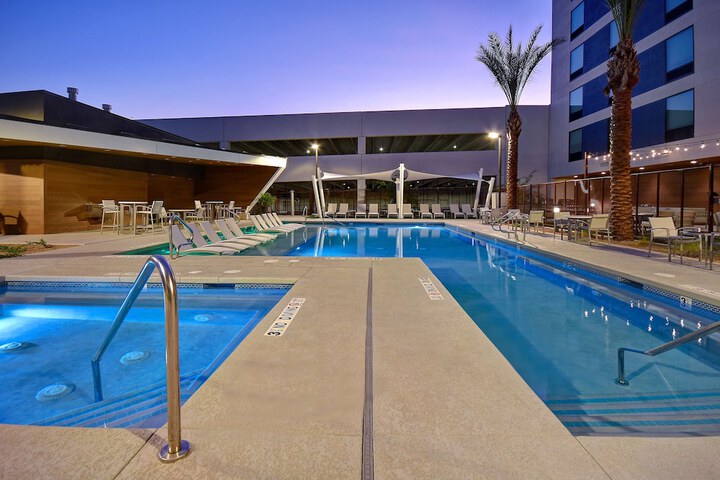 Pool 9 of 32