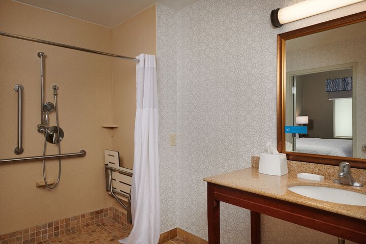 Hampton Inn & Suites Holly Springs