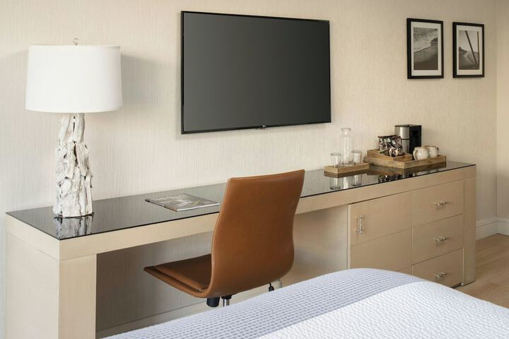 Room 35 of 73