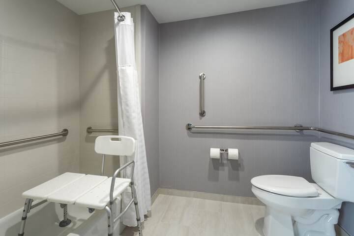 Room 10 of 31