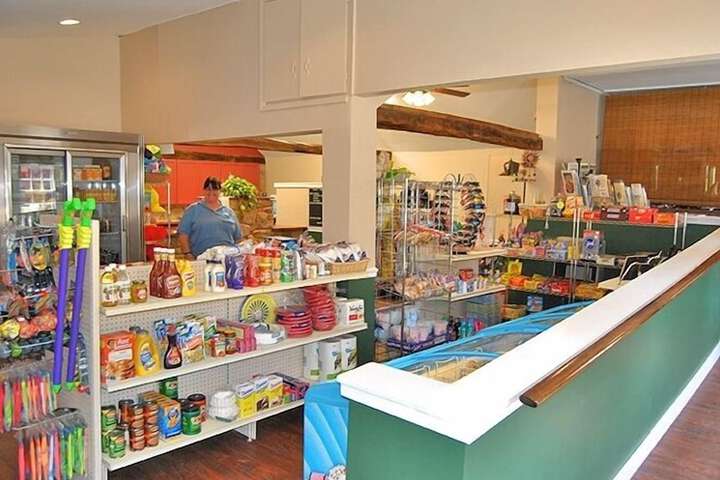 Robin Hill RV Resort & Campground - Caravan Park
