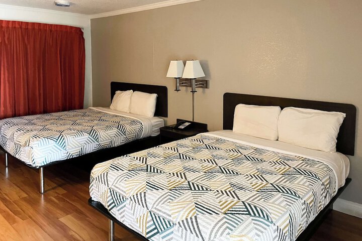 Room 8 of 15