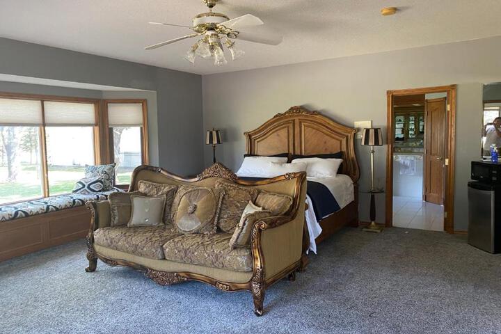 Rolling Hills Country Resort Bed and Breakfast
